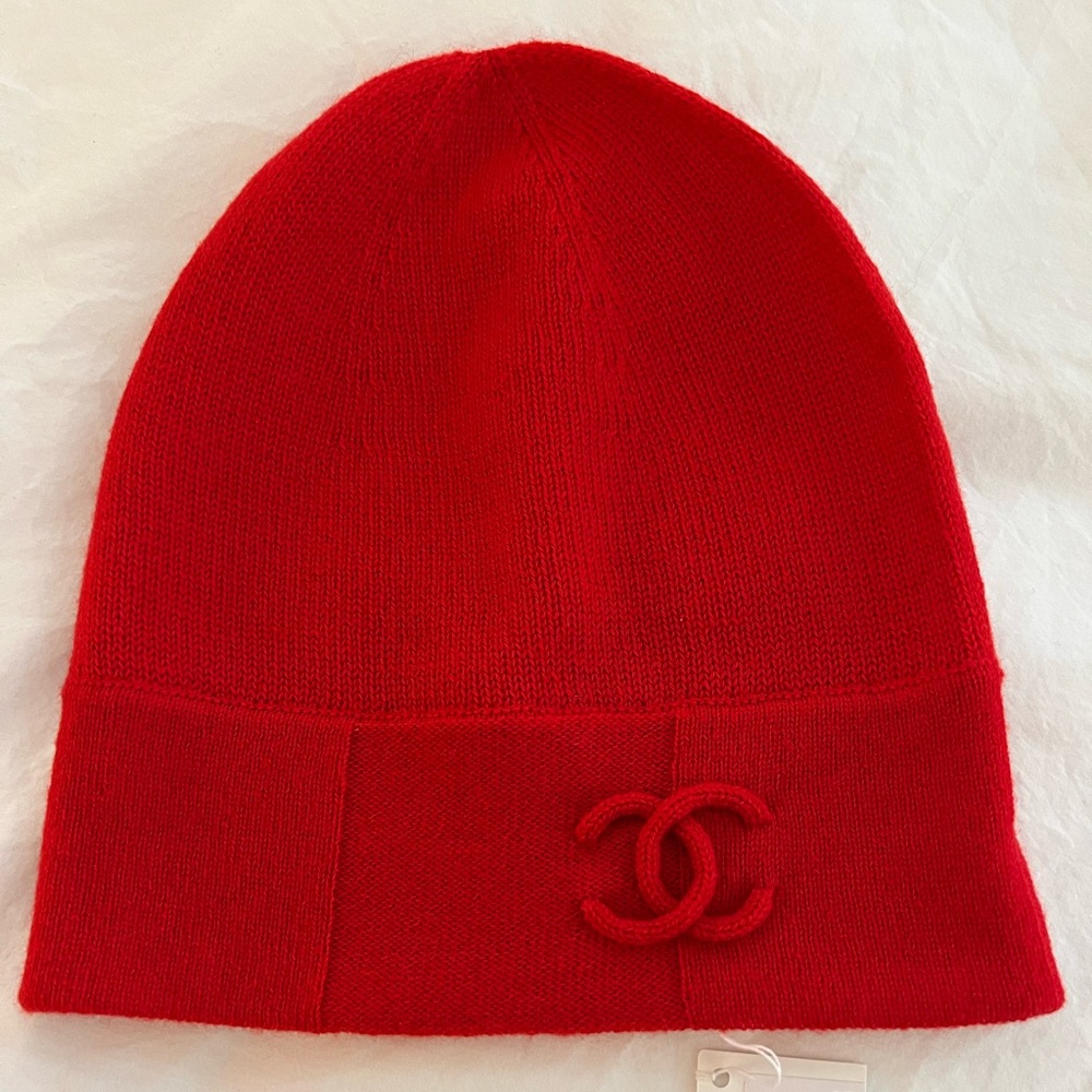 Chanel cashmere beanie full/ winter season 2022